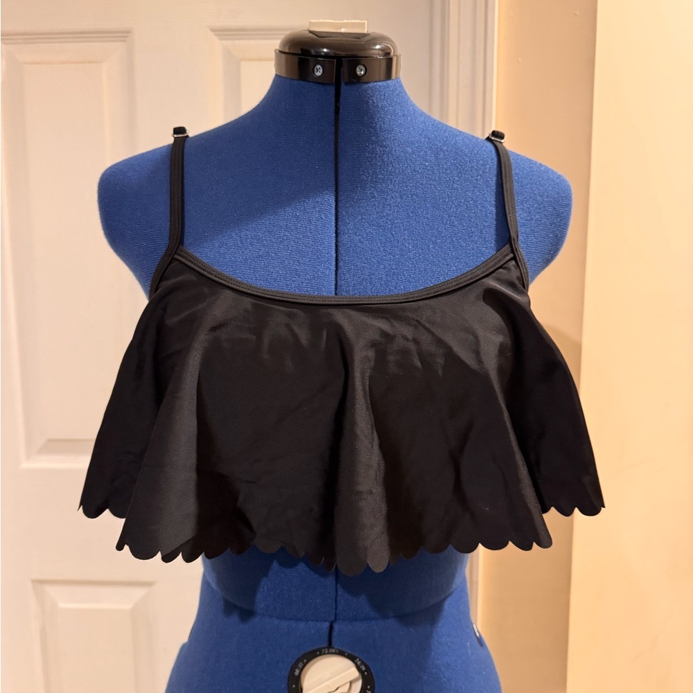 Black Scalloped Women's Bikini Top